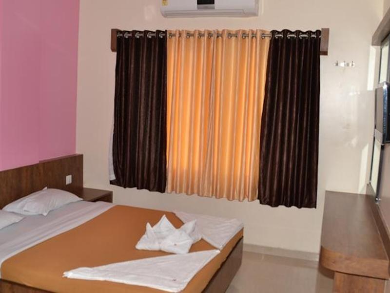 Sai Palkhi Hotel Shirdi Exterior foto
