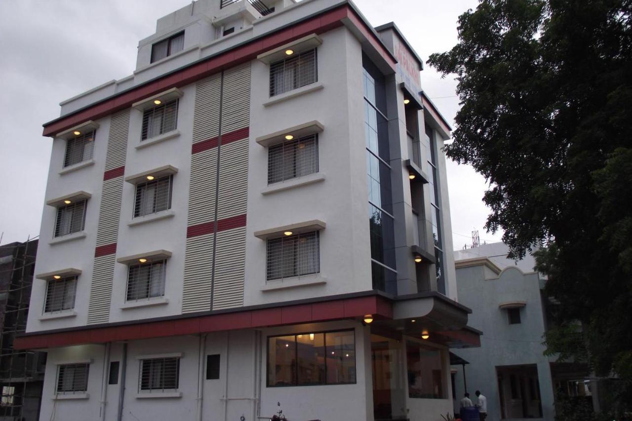 Sai Palkhi Hotel Shirdi Exterior foto